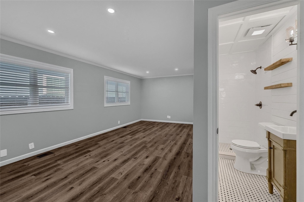 204 N Holly Avenue - Photo 10