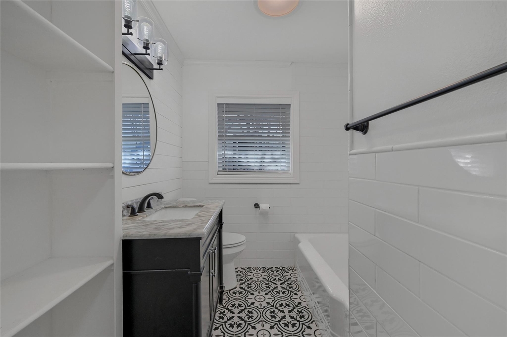 204 N Holly Avenue - Photo 13
