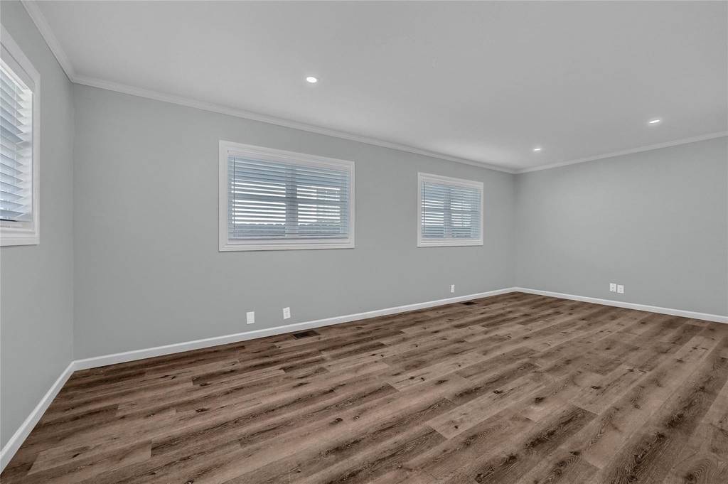 204 N Holly Avenue - Photo 6