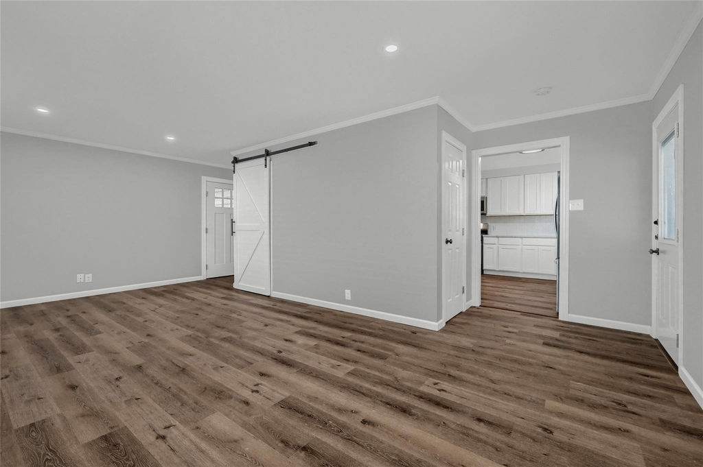204 N Holly Avenue - Photo 5