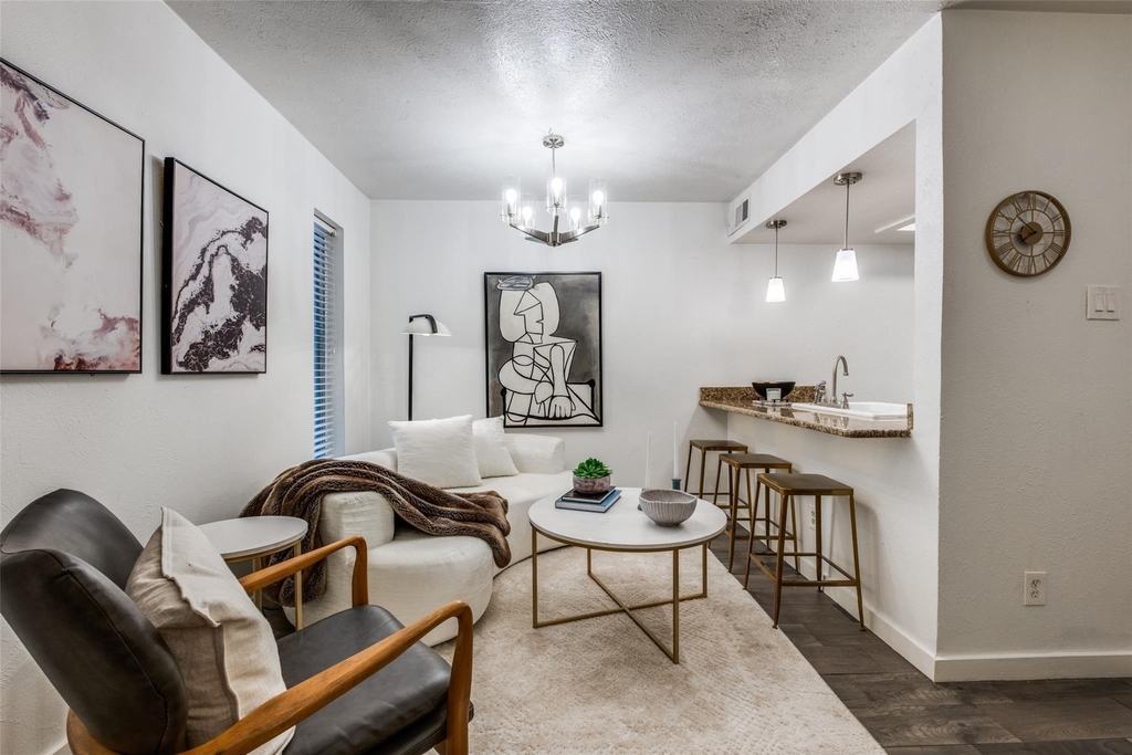 4525 Gilbert - Photo 9