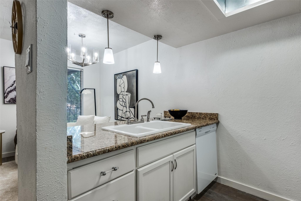 4525 Gilbert - Photo 11