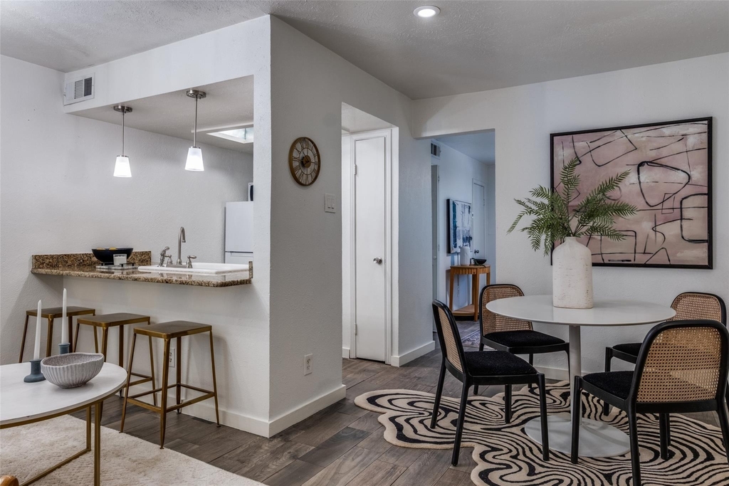 4525 Gilbert - Photo 2