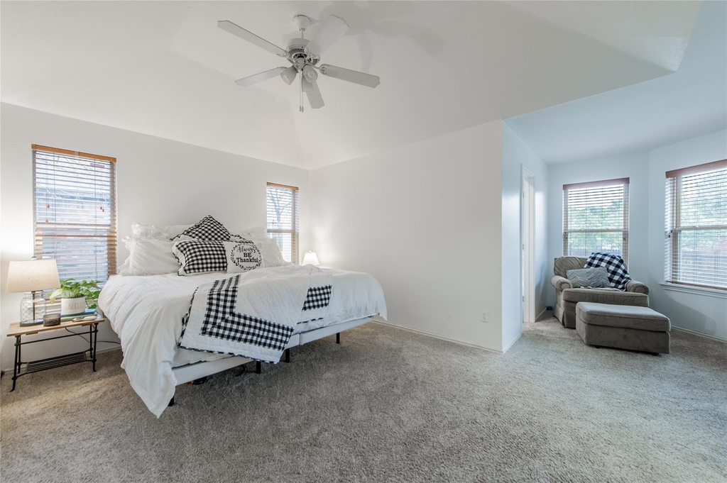 2901 Hampshire Drive - Photo 25