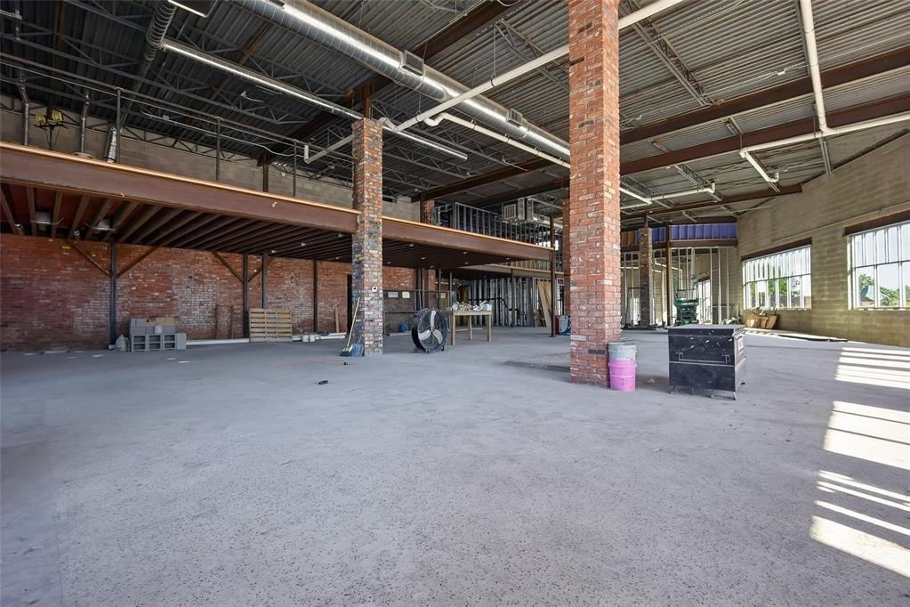 2401 N Classen Boulevard - Photo 3