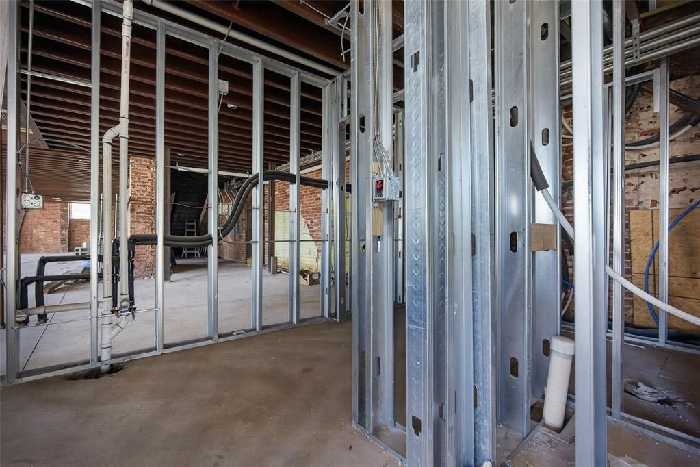 2401 N Classen Boulevard - Photo 8