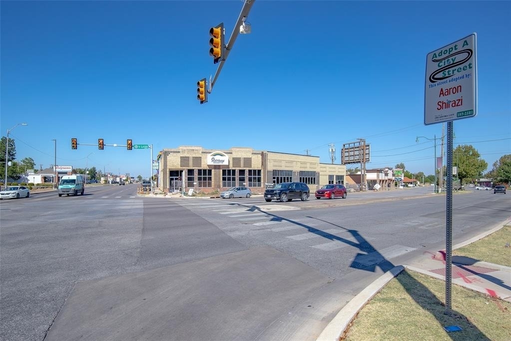 2401 N Classen Boulevard - Photo 1