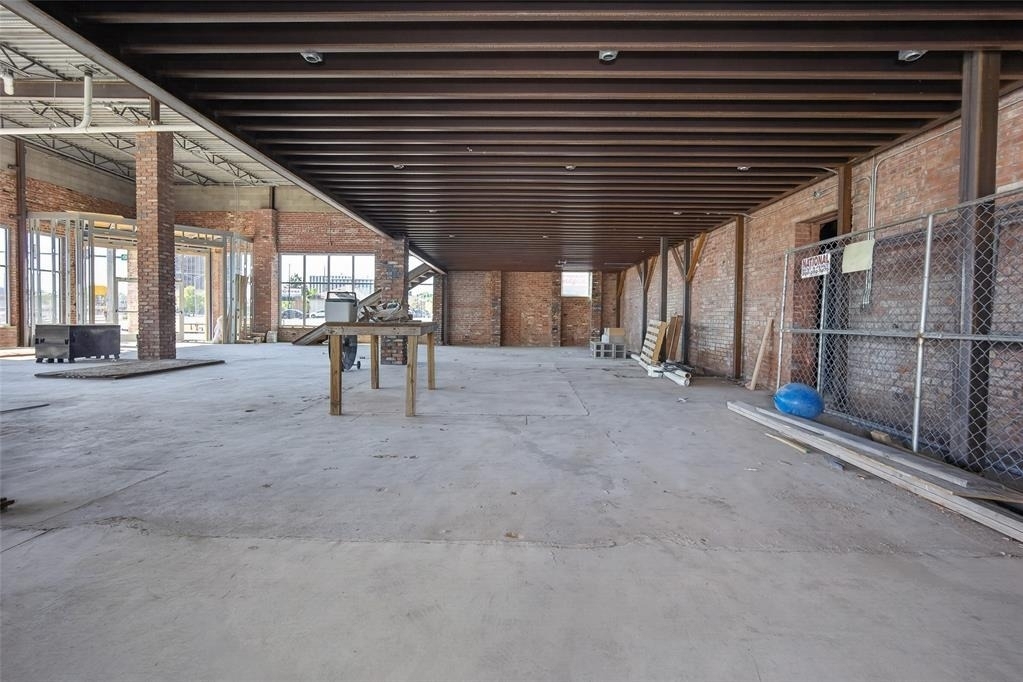 2401 N Classen Boulevard - Photo 9
