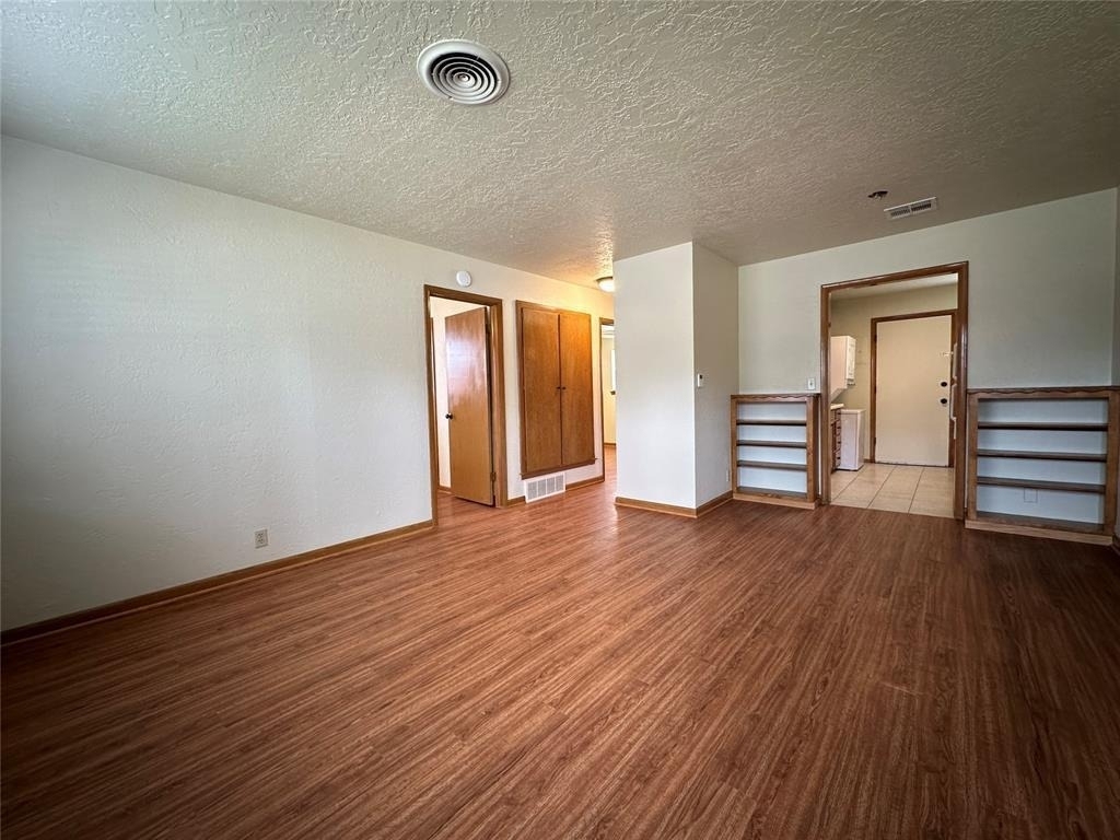 2011 Delaware Lane - Photo 2