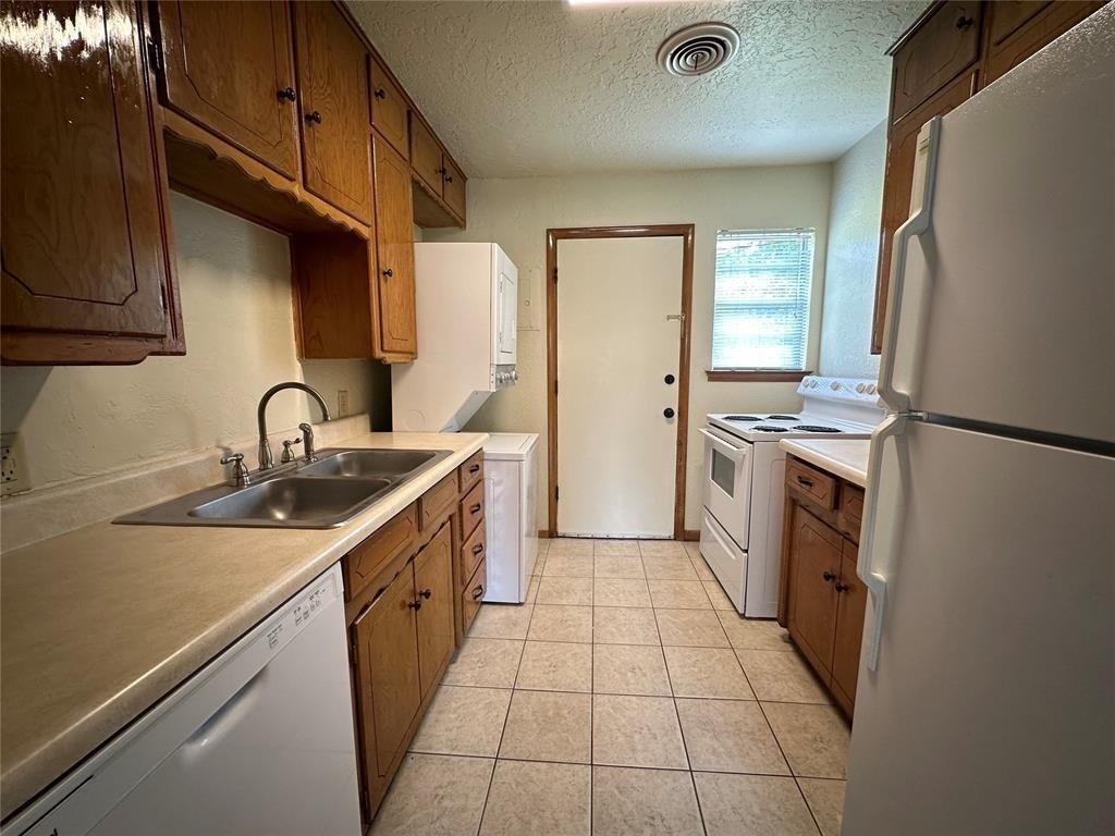 2011 Delaware Lane - Photo 4
