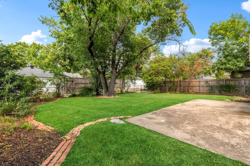 704 Downing Drive - Photo 15