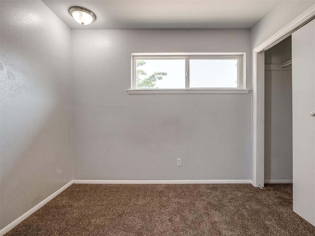 8900 S Hillcrest Drive - Photo 21