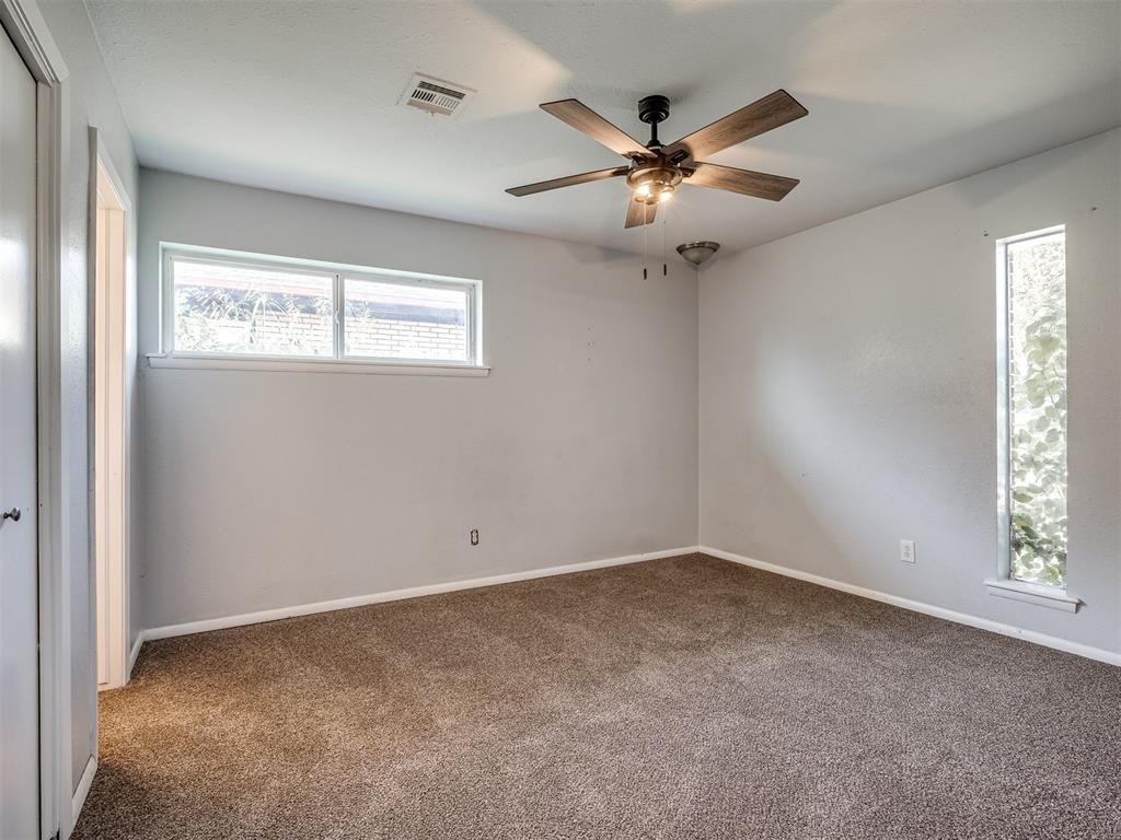 8900 S Hillcrest Drive - Photo 15