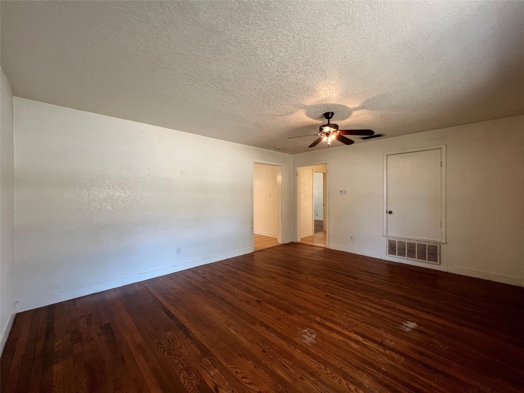 305 East Road - Photo 1