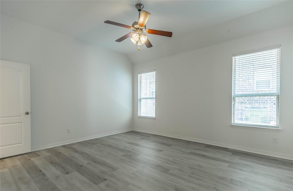 1404 Suttonview Drive - Photo 19