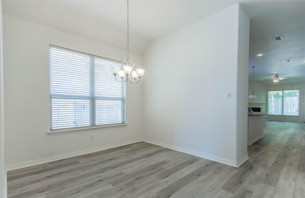 1404 Suttonview Drive - Photo 5
