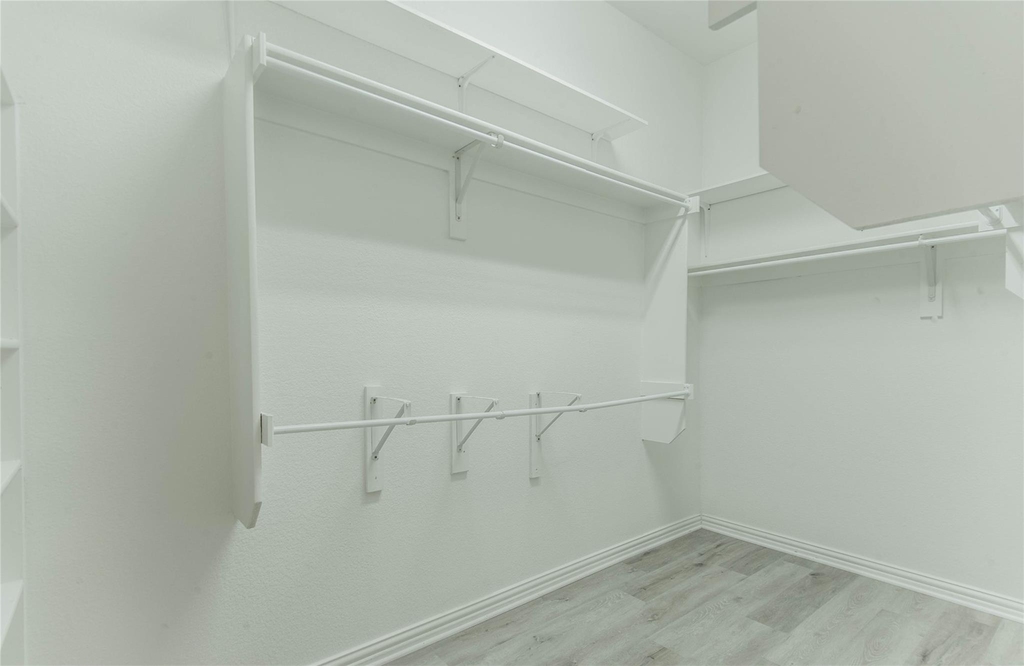 1404 Suttonview Drive - Photo 21