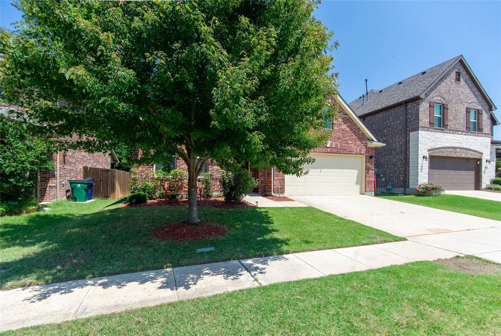 1404 Suttonview Drive - Photo 2