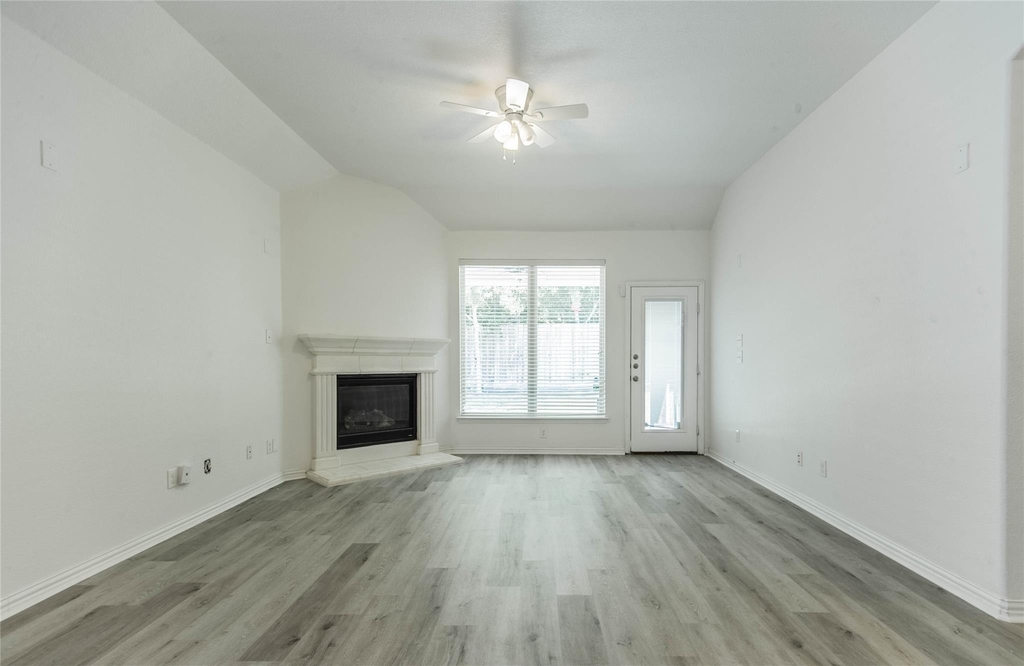 1404 Suttonview Drive - Photo 18