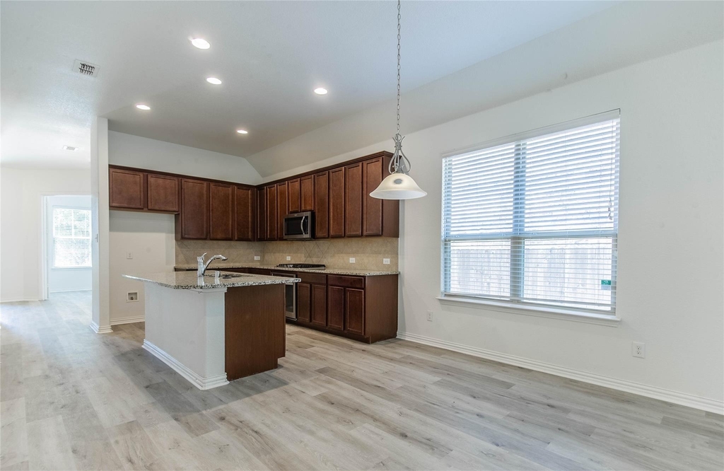 1404 Suttonview Drive - Photo 13