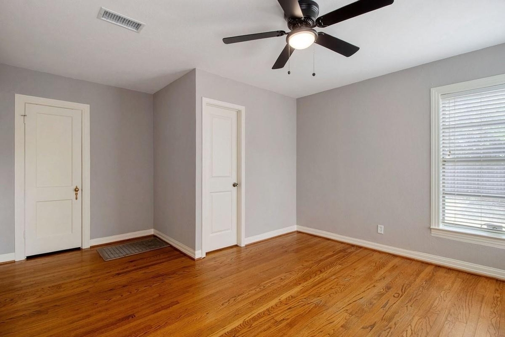 4219 Aero Drive - Photo 3