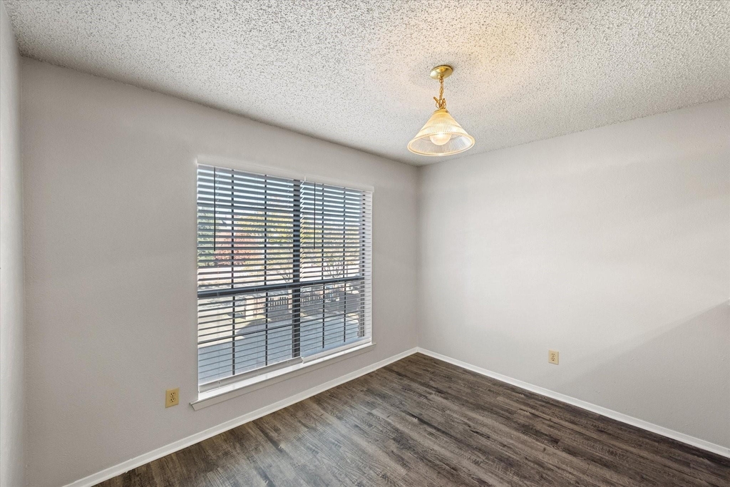 406 E Denton Drive - Photo 11