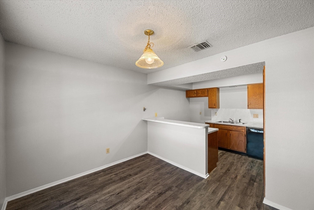 406 E Denton Drive - Photo 14