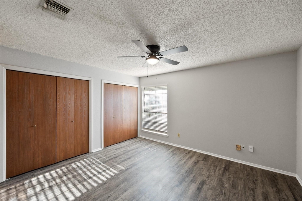 406 E Denton Drive - Photo 21
