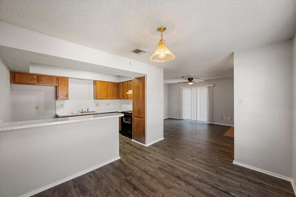 406 E Denton Drive - Photo 13