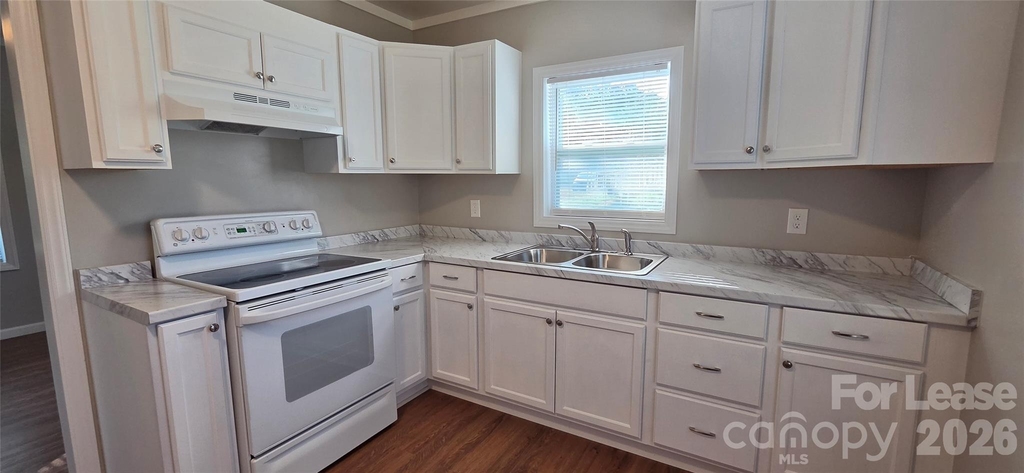 918 Mountain Crest Drive - Photo 3