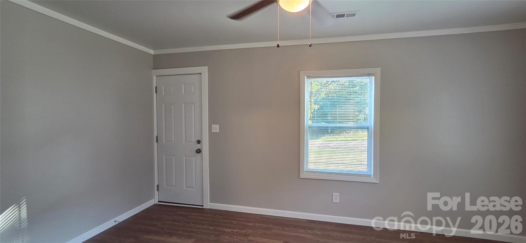 918 Mountain Crest Drive - Photo 6