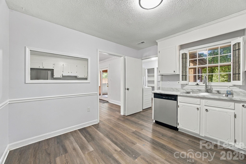 7724 Winterset Drive - Photo 18