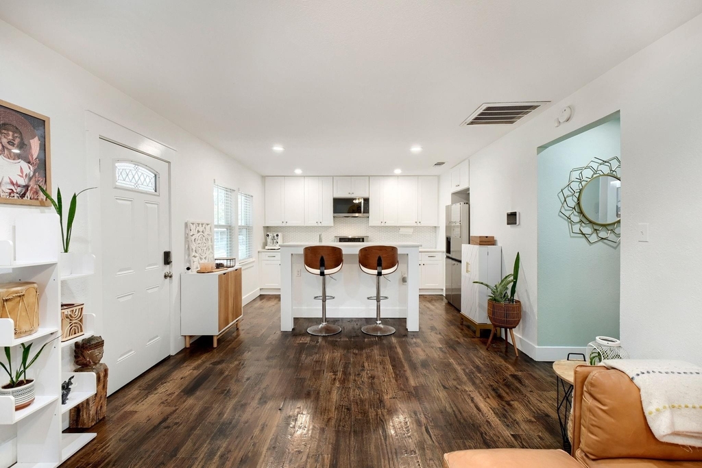 818 N Windomere Avenue - Photo 11