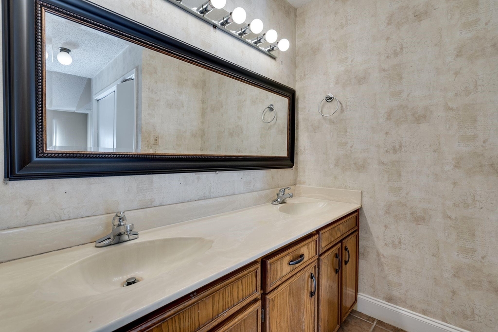 613 Hunters Glen Street - Photo 12