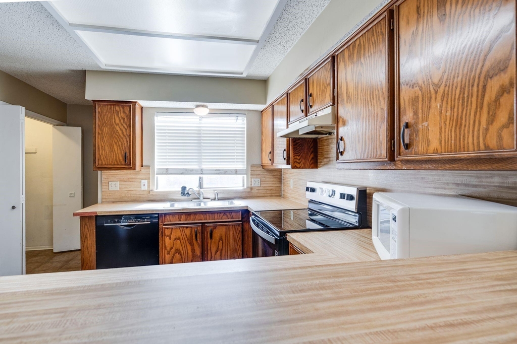 613 Hunters Glen Street - Photo 8