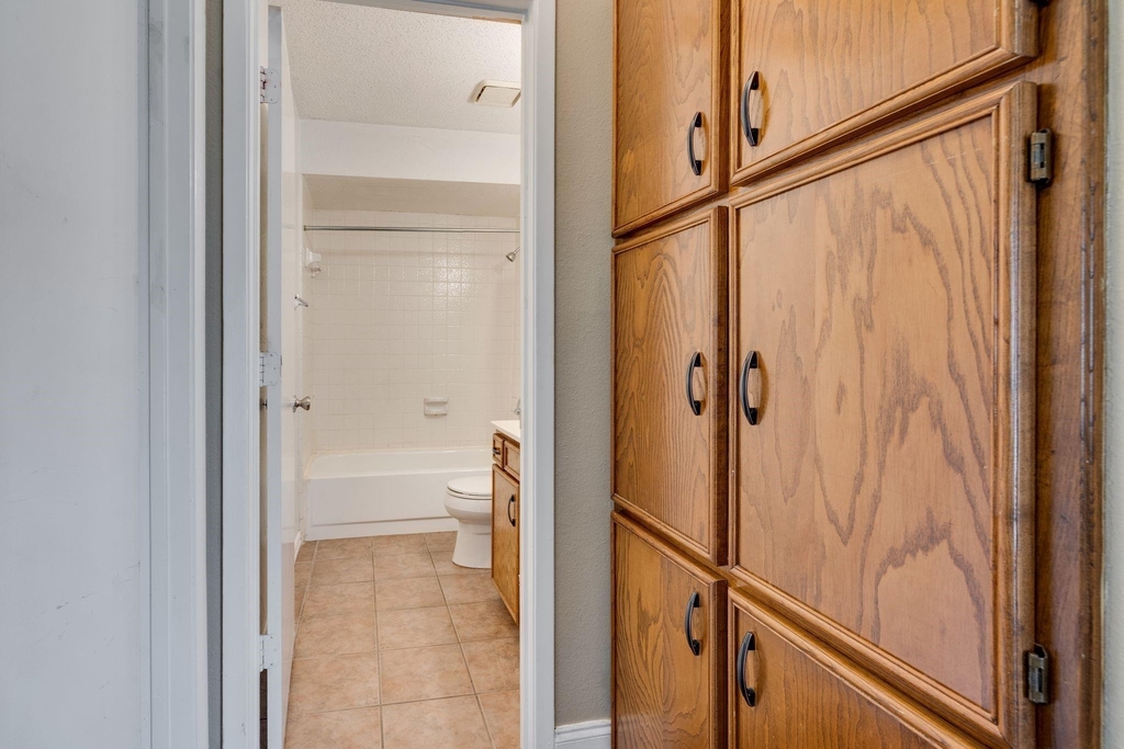 613 Hunters Glen Street - Photo 15