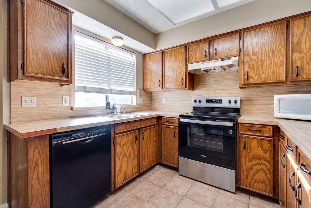 613 Hunters Glen Street - Photo 10