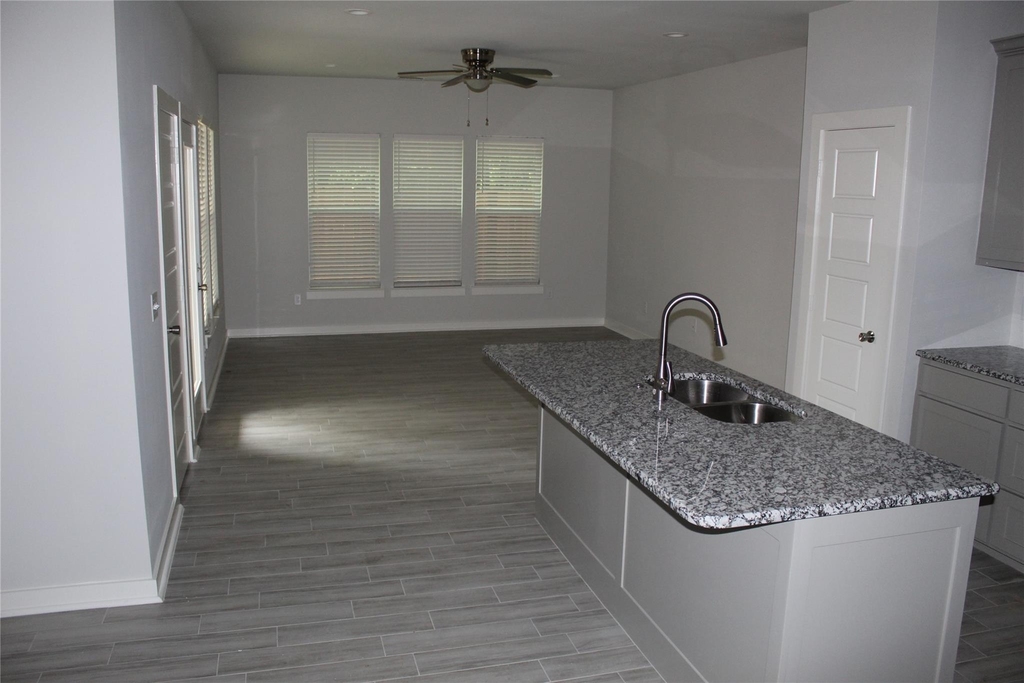 810 Dover - Photo 9
