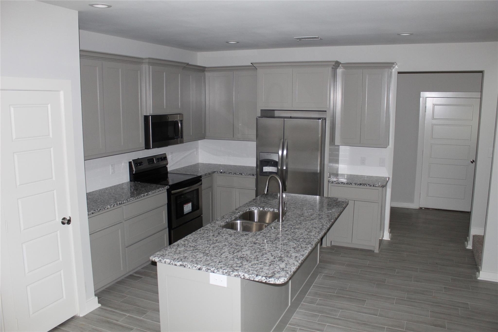 810 Dover - Photo 3