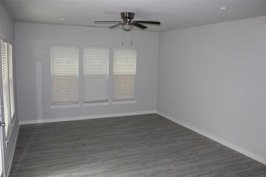 810 Dover - Photo 2