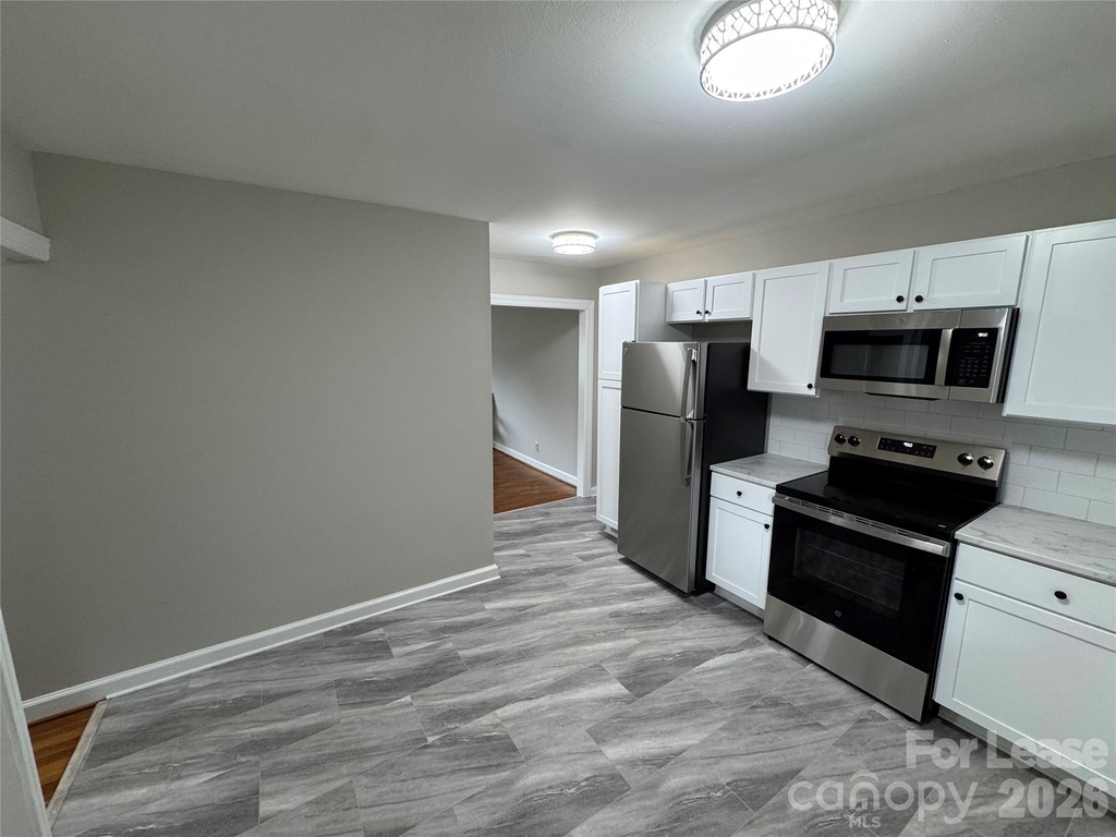 2112 Stewart Avenue N - Photo 4