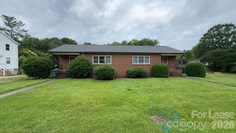 2112 Stewart Avenue N - Photo 0