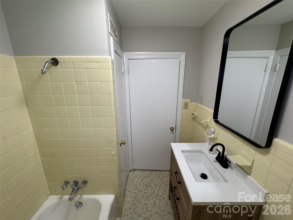 2112 Stewart Avenue N - Photo 6