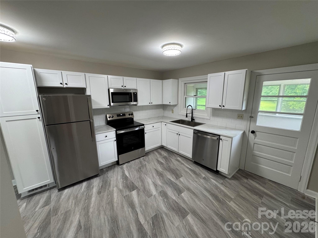 2112 Stewart Avenue N - Photo 3