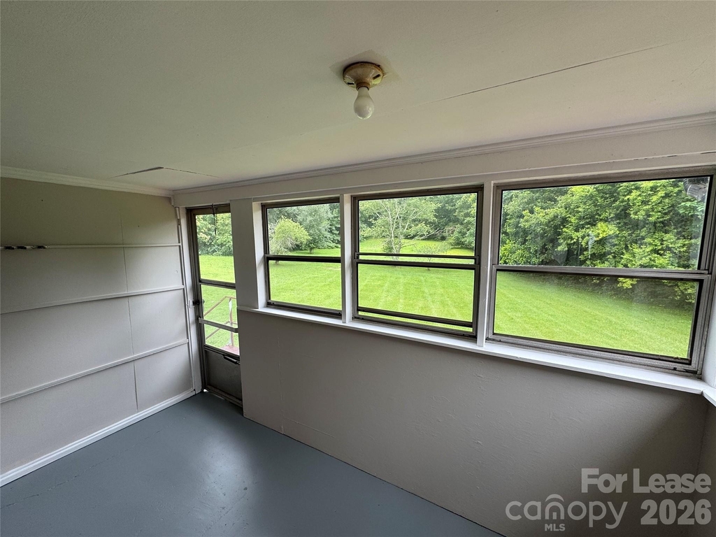2112 Stewart Avenue N - Photo 8