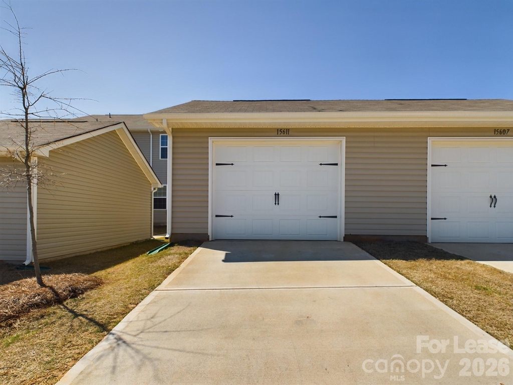 15611 Country House Street - Photo 29