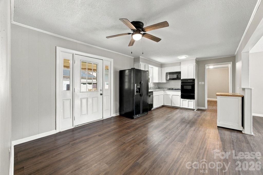 4921 Benton Avenue - Photo 7