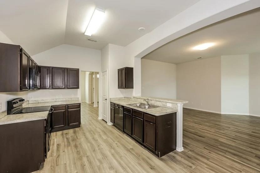 1906 Jasmine Drive - Photo 3