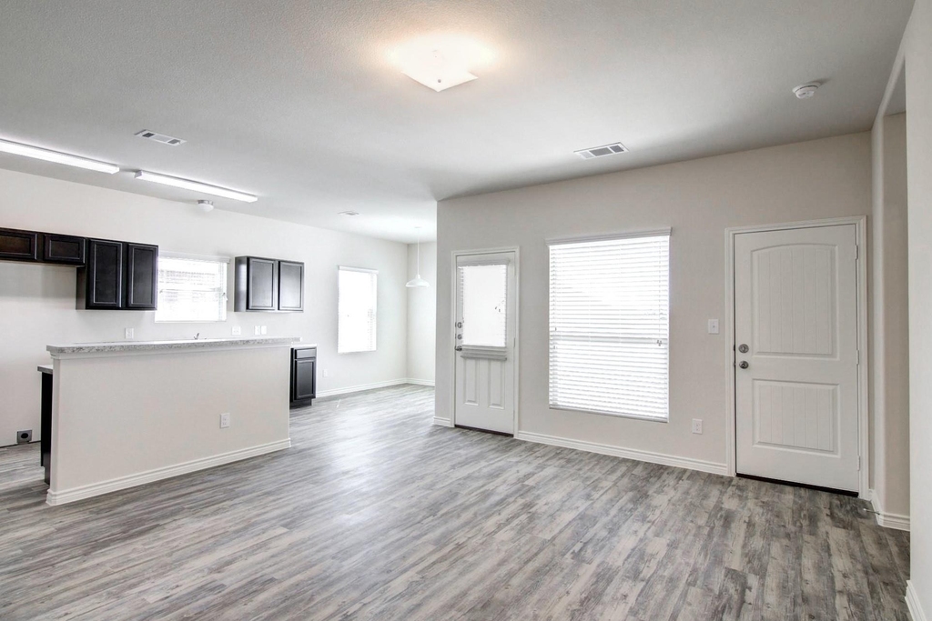 2035 Augusta Street - Photo 2