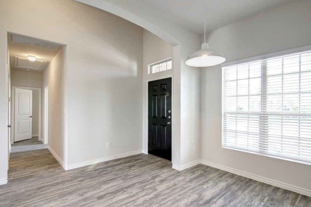 2035 Augusta Street - Photo 10